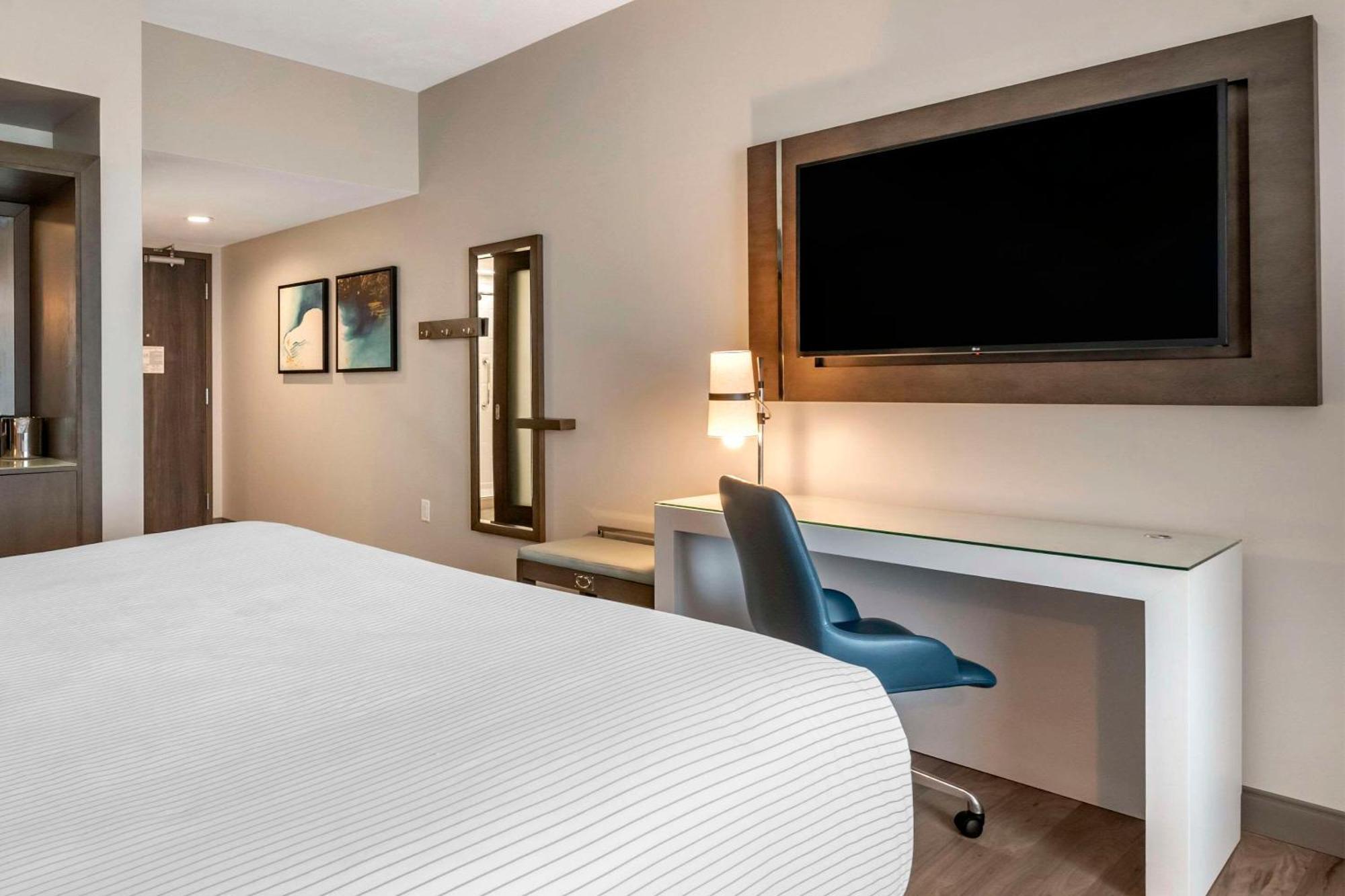 Cambria Hotel Orlando Airport Exterior foto